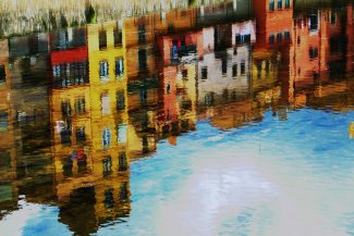 Italian river abstract ©Pexels