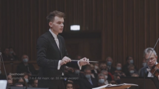 Kapuła conducts Beethoven’s "Eroica” (finale)