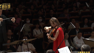 Akiko Suwanai Video Thumbnail (Tchaikovsky Violin Concerto III)