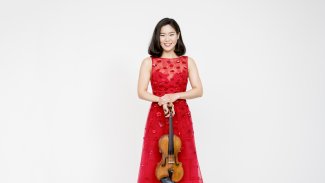 Esther Yoo 