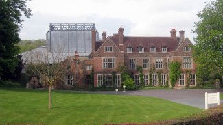 Glyndebourne sign