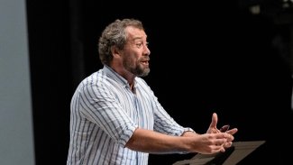 Ain Anger rehearsing - credit Metropolitan Opera