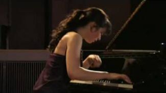 Alice Sara Ott Thumbnail