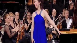 Angela Hewitt - Mozart: Piano Concerto No. 17 K453 (excerpt) Thumbnail