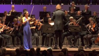 Esther Yoo - Tchaikovsky: Violin Concerto (excerpt) Thumbnail
