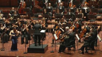 Alina Pogotskina- Sibelius: Concerto for Violin in D (excerpt), Budapest Festival Orchestra, Marin Alsop, October, 2017, Müpa B Thumbnail