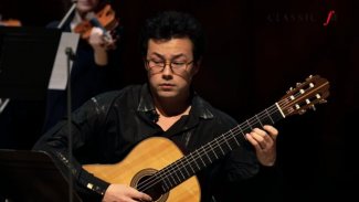 sean Shibe – excerpt from Vivaldi: Concerto for Guitar and Strings in D major RV 93, Largo 