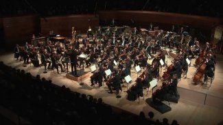 Lionel Bringuier - Dutilleux: Symphony No.1 Thumbnail