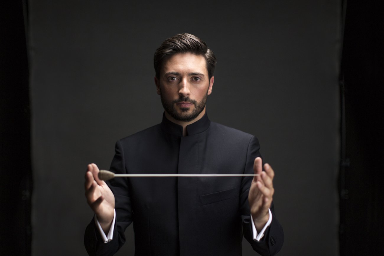 Antonio Méndez debuts in Paris with Orchestre de Chambre de Paris