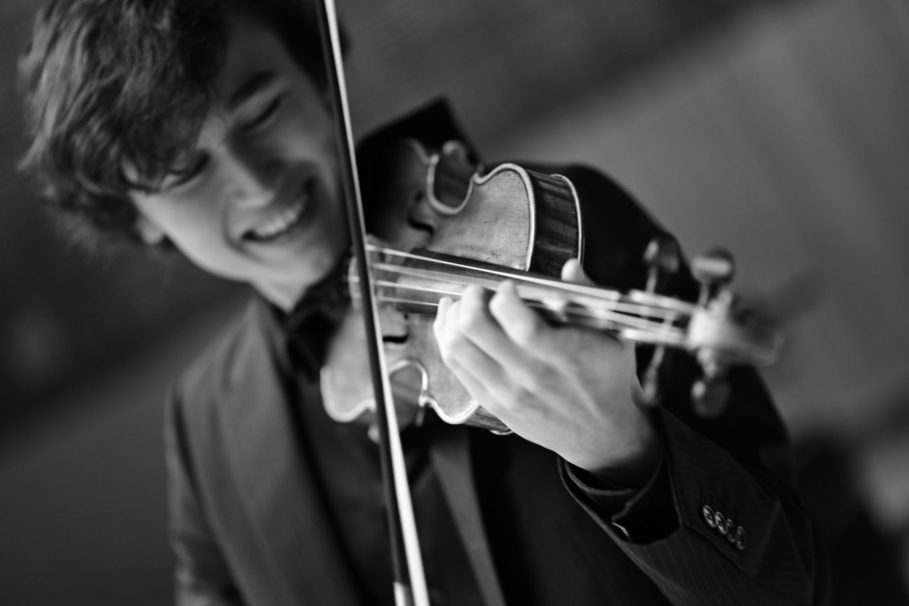 Violinist Daniel Lozakovich Signs to Warner Classics HarrisonParrott