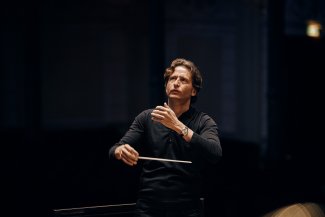 Gustavo Gimeno © Anne Dokter
