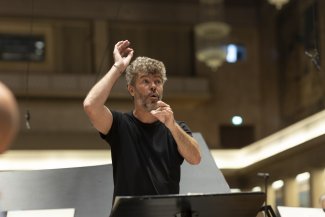 Pablo Heras-Casado conducting by BR / Astrid Ackermann