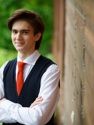 Daniel Kharitonov
