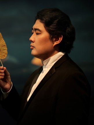 New headshot 7 (c) Gaoqiang Xia