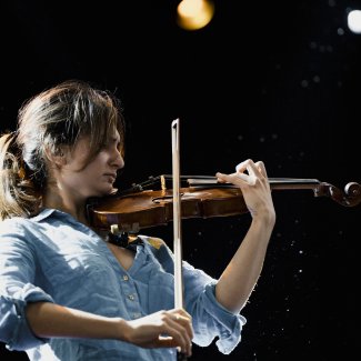 Ava Bahari